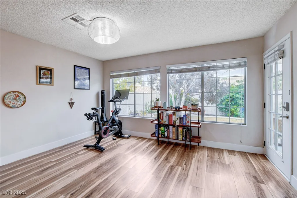 2504 Cove, Las Vegas, NV 89128