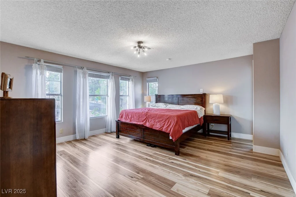 2504 Cove, Las Vegas, NV 89128