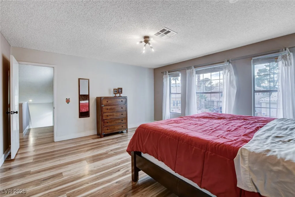 2504 Cove, Las Vegas, NV 89128