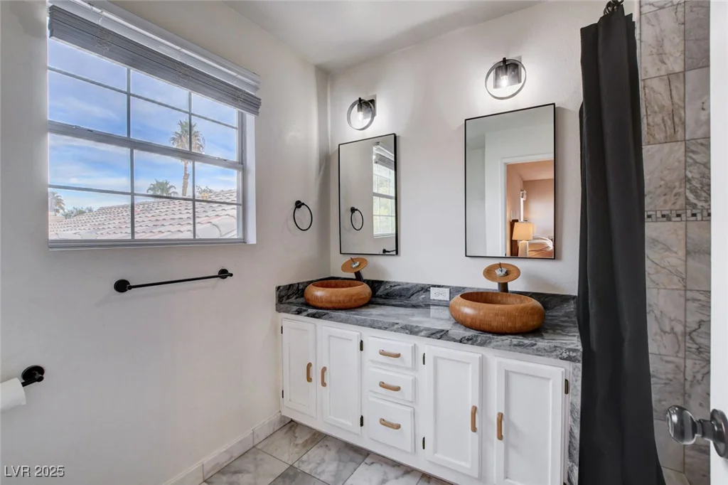2504 Cove, Las Vegas, NV 89128