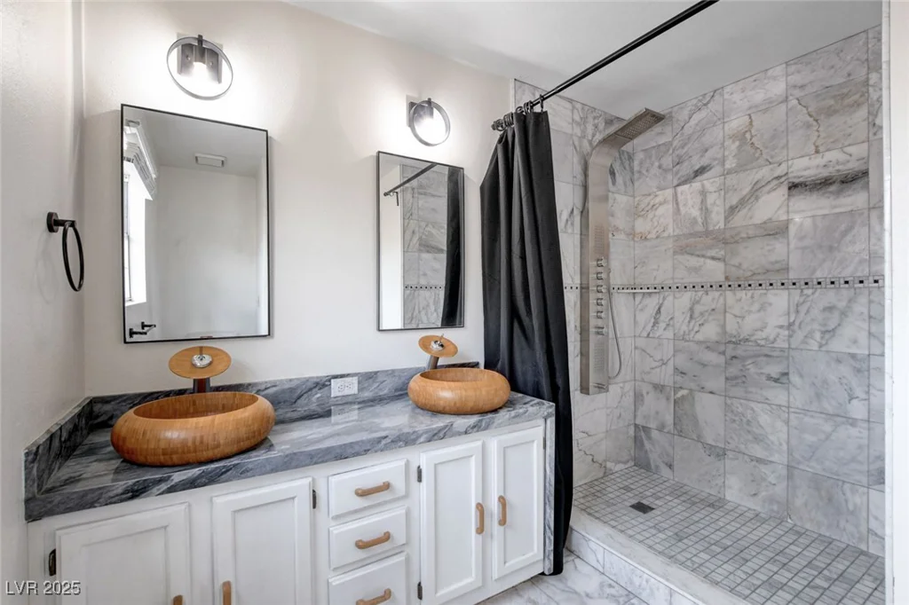 2504 Cove, Las Vegas, NV 89128