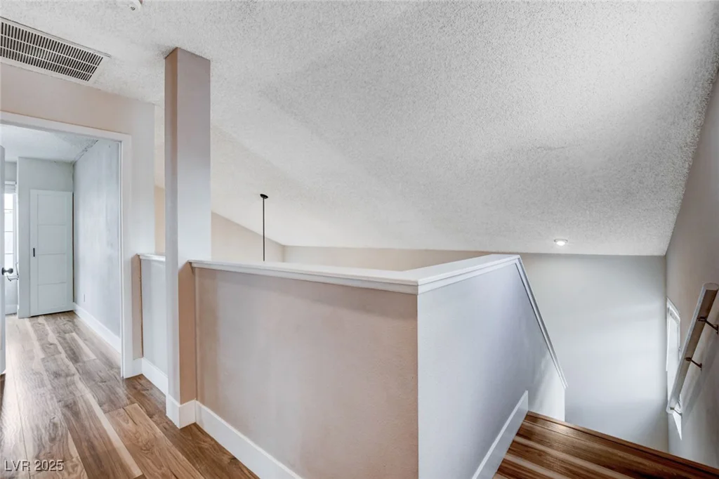 2504 Cove, Las Vegas, NV 89128