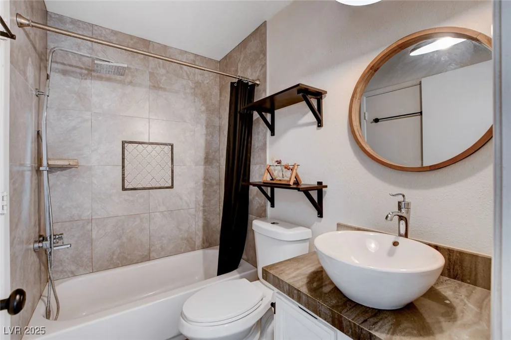 2504 Cove, Las Vegas, NV 89128