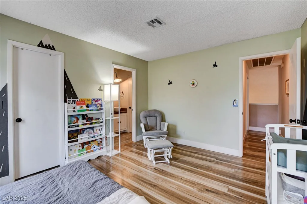2504 Cove, Las Vegas, NV 89128