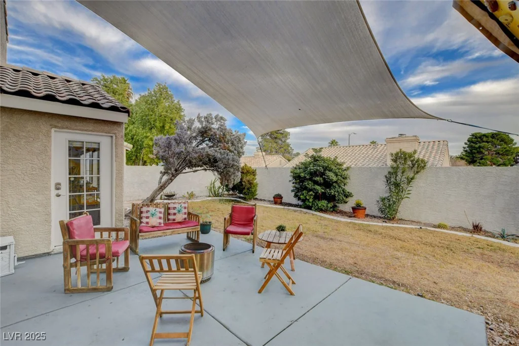 2504 Cove, Las Vegas, NV 89128