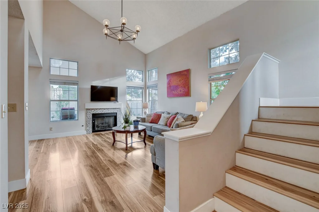 2504 Cove, Las Vegas, NV 89128