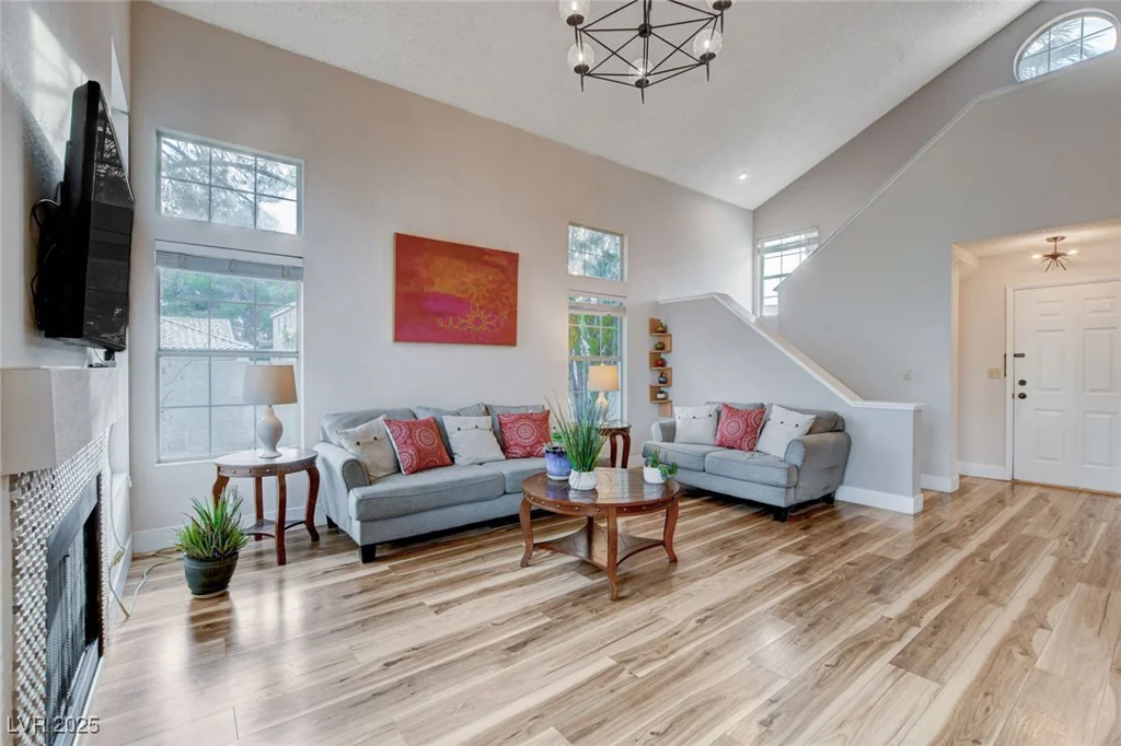 2504 Cove, Las Vegas, NV 89128