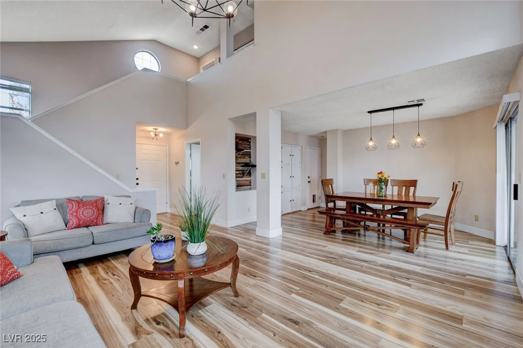 2504 Cove, Las Vegas, NV 89128