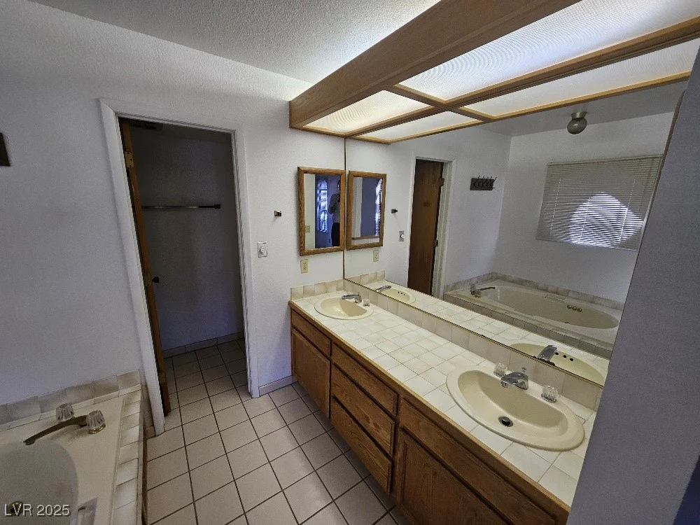 4055 Nook, Las Vegas, NV 89103