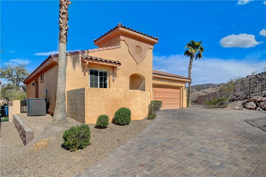 1150 Calcione, Henderson, NV 89011