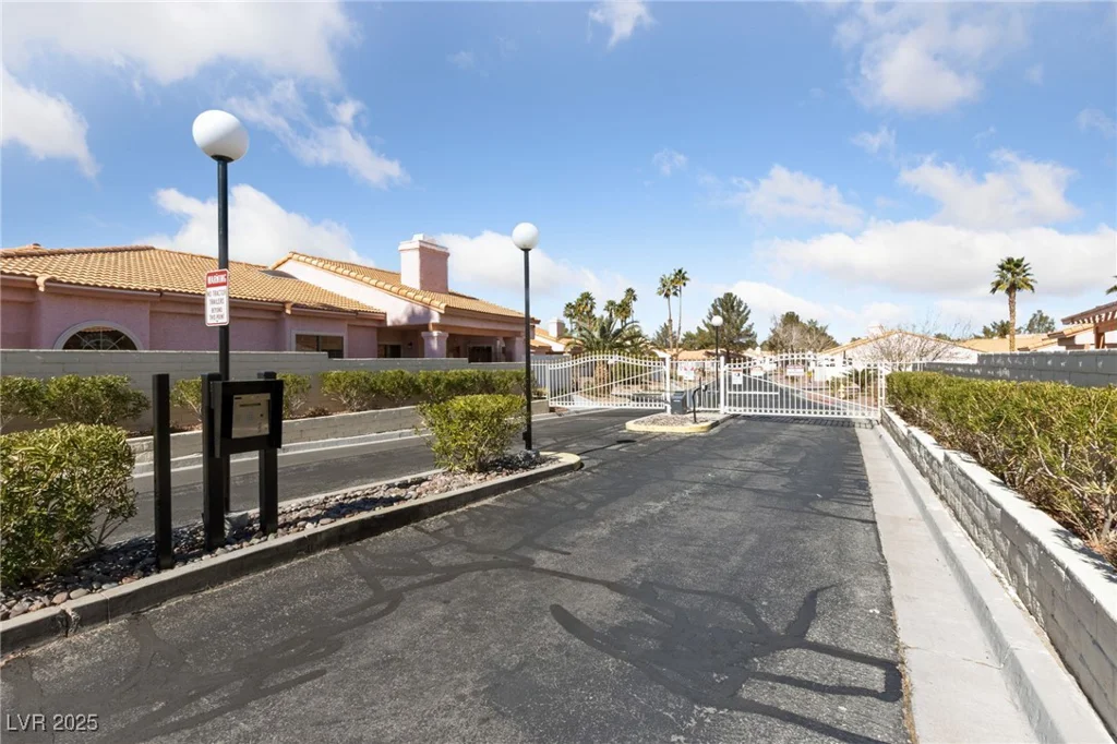 544 Cervantes, Henderson, NV 89014