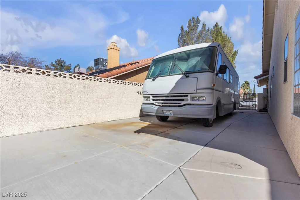 1709 Guthrie, Las Vegas, NV 89117