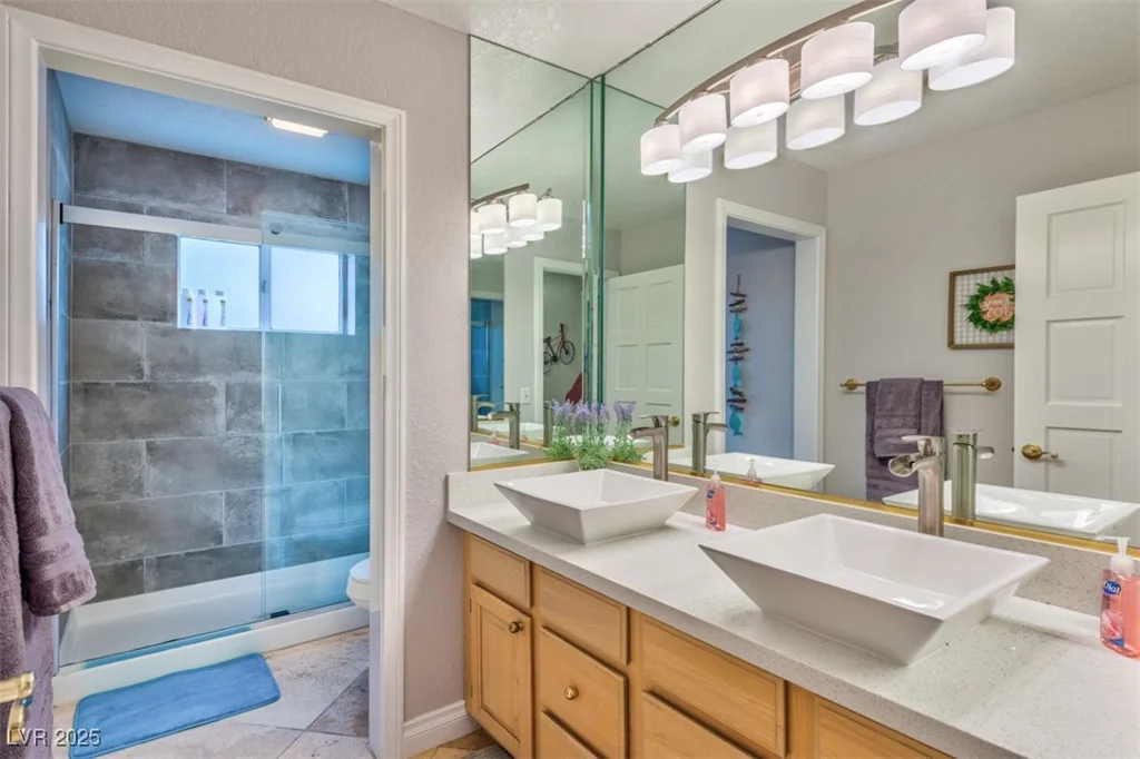 5990 McLeod, Las Vegas, NV 89120