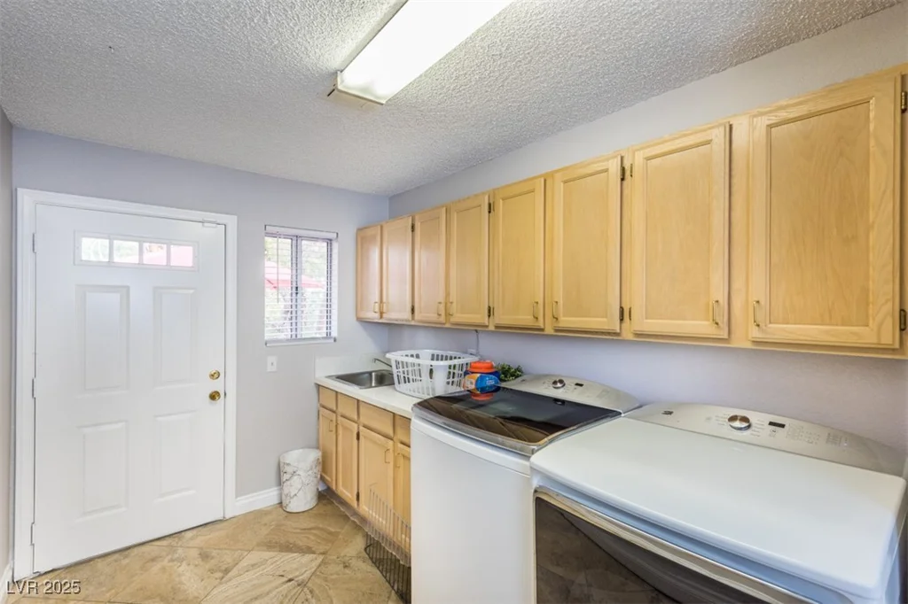 5990 McLeod, Las Vegas, NV 89120