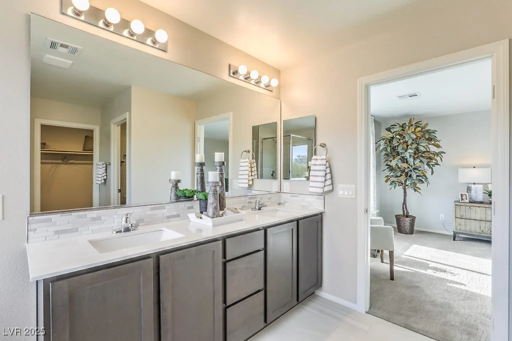 8917 Pebble Sand, Las Vegas, NV 89178