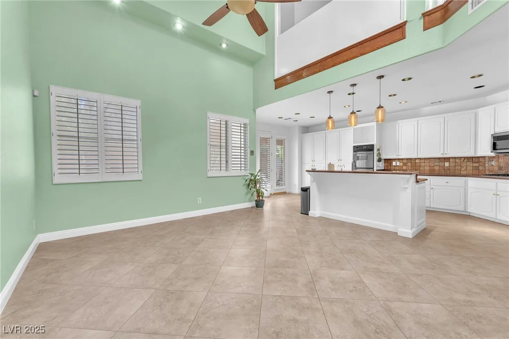 8629 Estrelita, Las Vegas, NV 89128