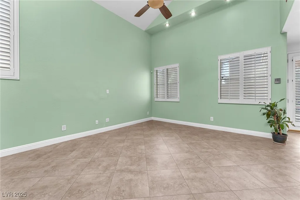 8629 Estrelita, Las Vegas, NV 89128