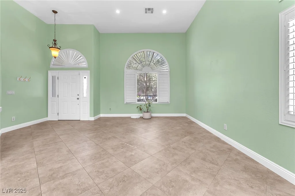 8629 Estrelita, Las Vegas, NV 89128