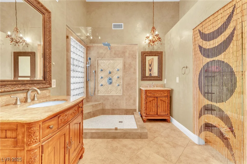 8629 Estrelita, Las Vegas, NV 89128