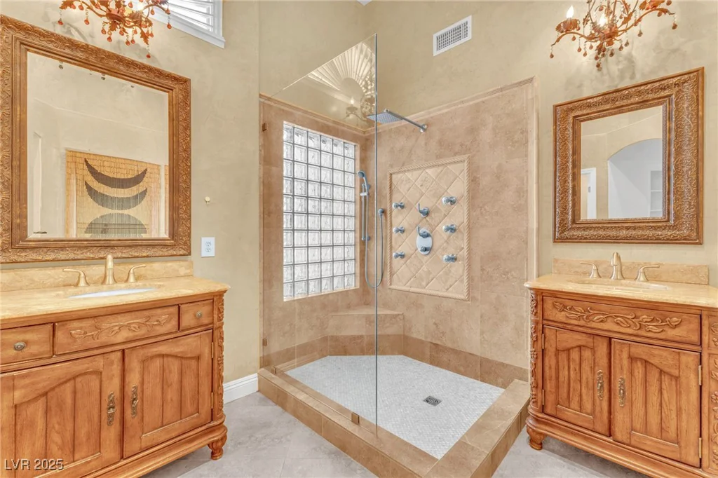 8629 Estrelita, Las Vegas, NV 89128