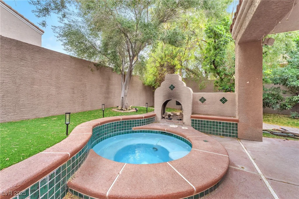 8629 Estrelita, Las Vegas, NV 89128