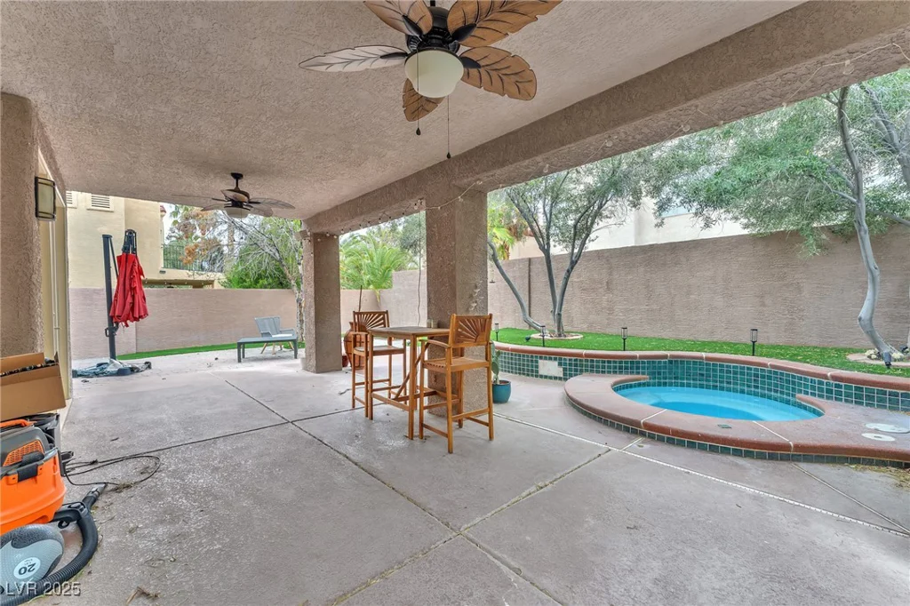 8629 Estrelita, Las Vegas, NV 89128