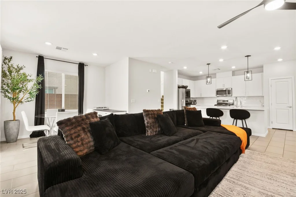 2724 High Echelon, North Las Vegas, NV 89086