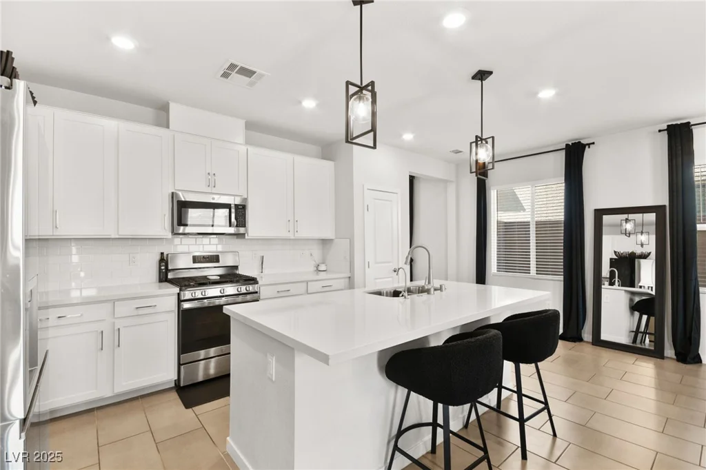 2724 High Echelon, North Las Vegas, NV 89086
