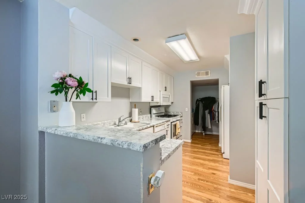 7632 Amato, Las Vegas, NV 89128