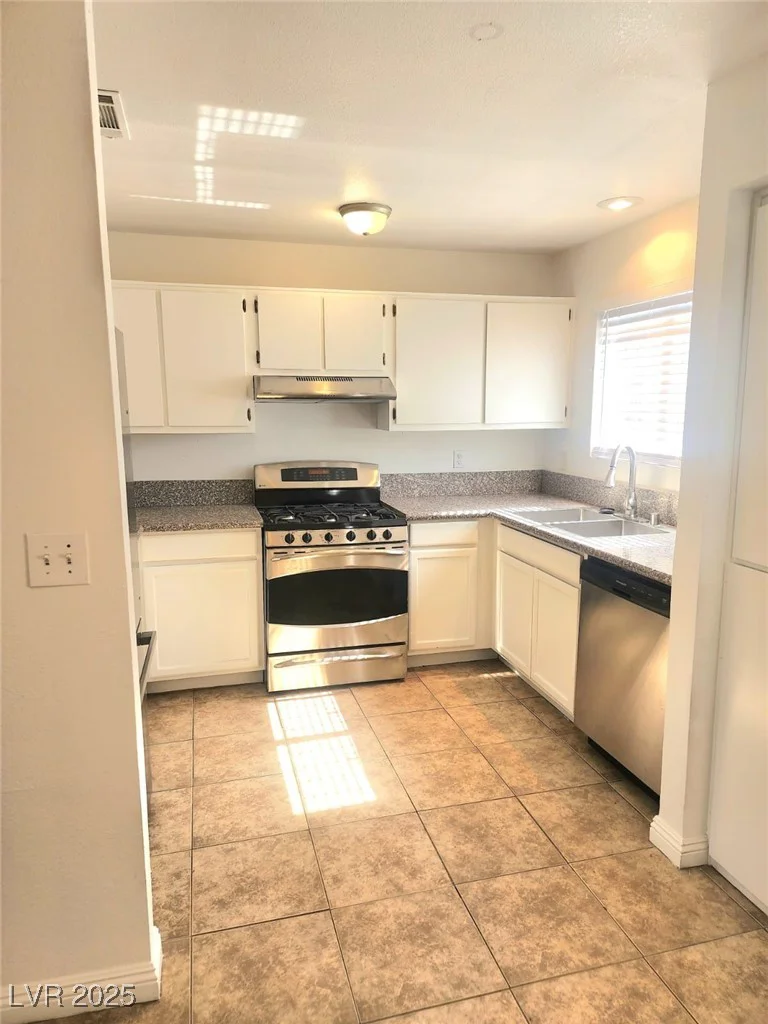 3850 Soda Springs, Las Vegas, NV 89115