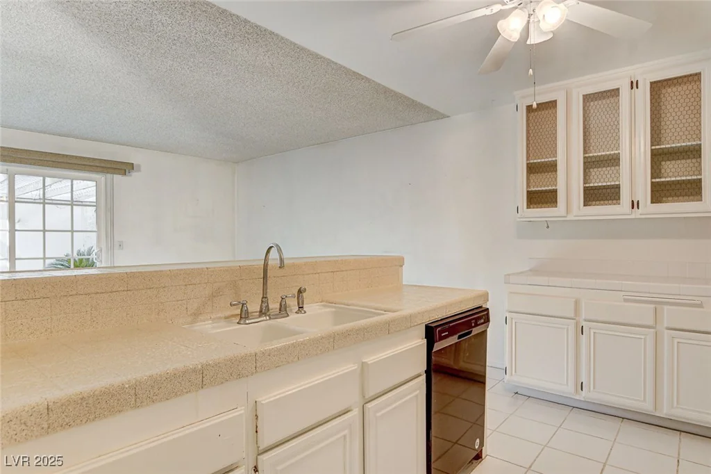4648 Comnor Hill, Las Vegas, NV 89121