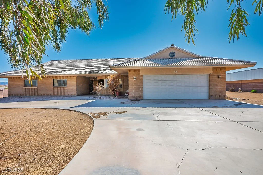 4911 Pebble, Las Vegas, NV 89139