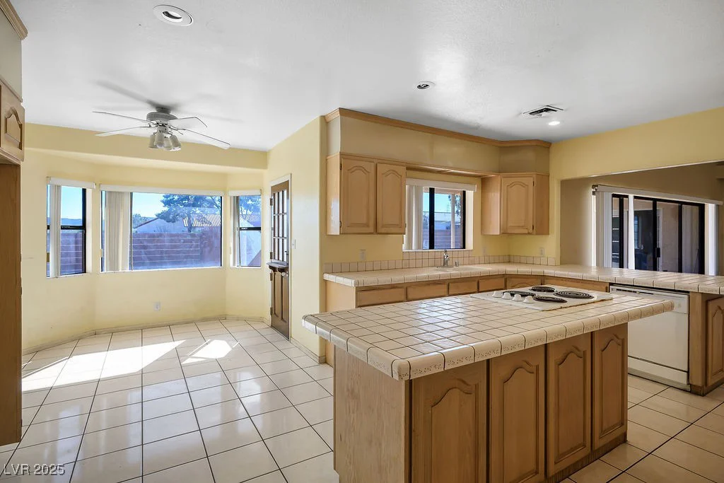 4911 Pebble, Las Vegas, NV 89139