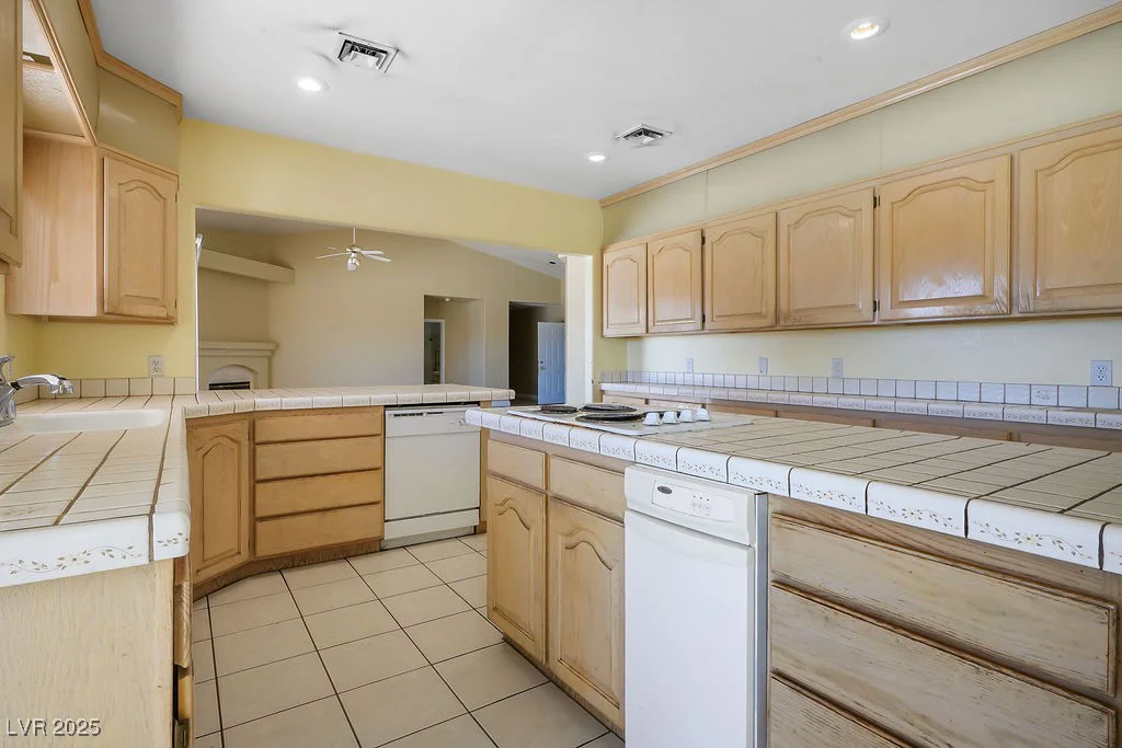 4911 Pebble, Las Vegas, NV 89139