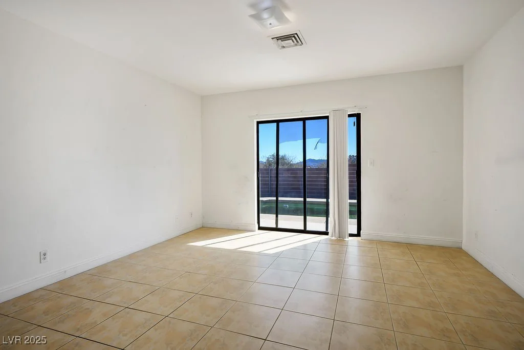 4911 Pebble, Las Vegas, NV 89139