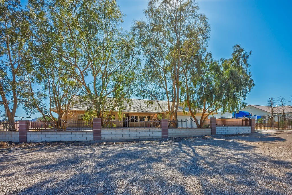 4911 Pebble, Las Vegas, NV 89139