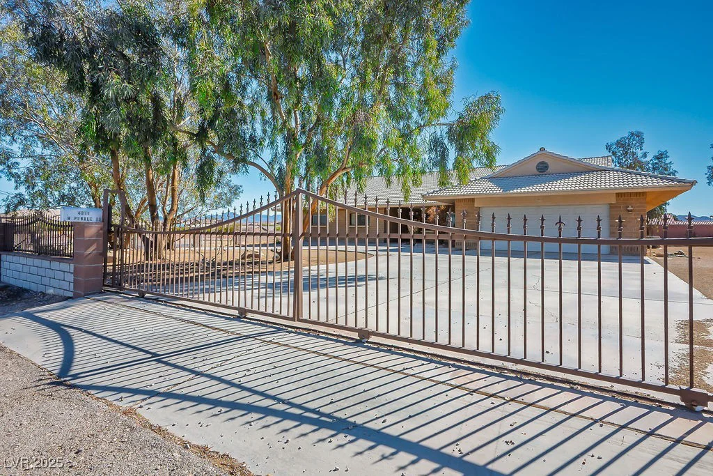 4911 Pebble, Las Vegas, NV 89139