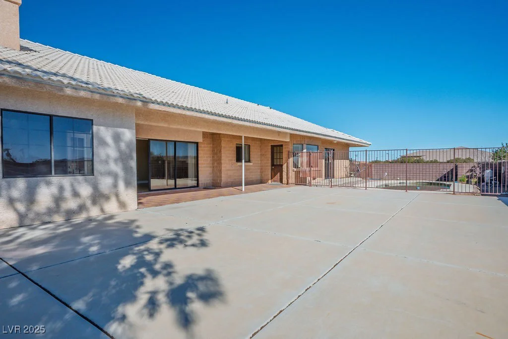 4911 Pebble, Las Vegas, NV 89139