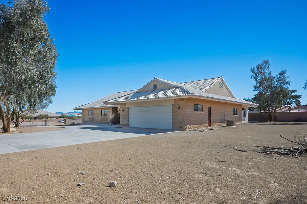 4911 Pebble, Las Vegas, NV 89139