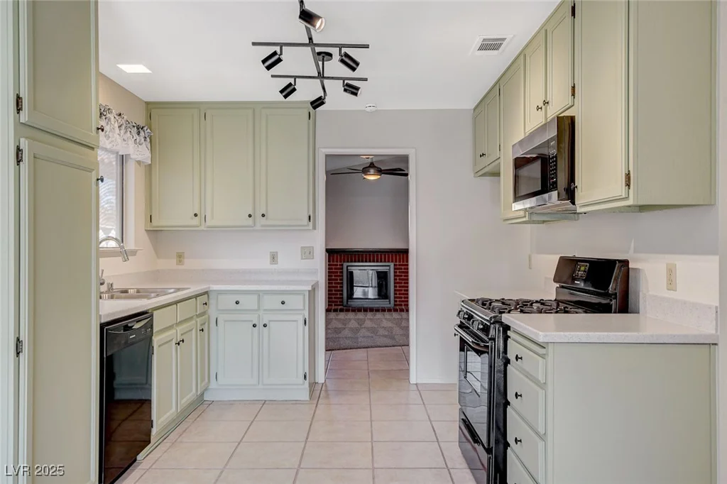 7719 Selby, Las Vegas, NV 89147
