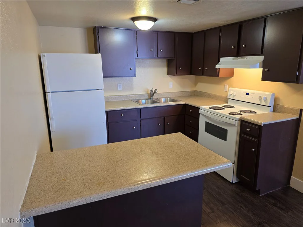 4708 Thunderbolt, Las Vegas, NV 89115