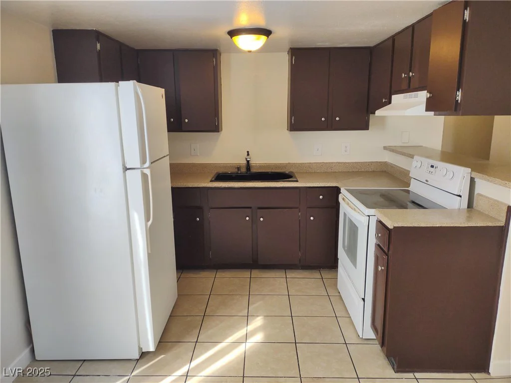 4708 Thunderbolt, Las Vegas, NV 89115