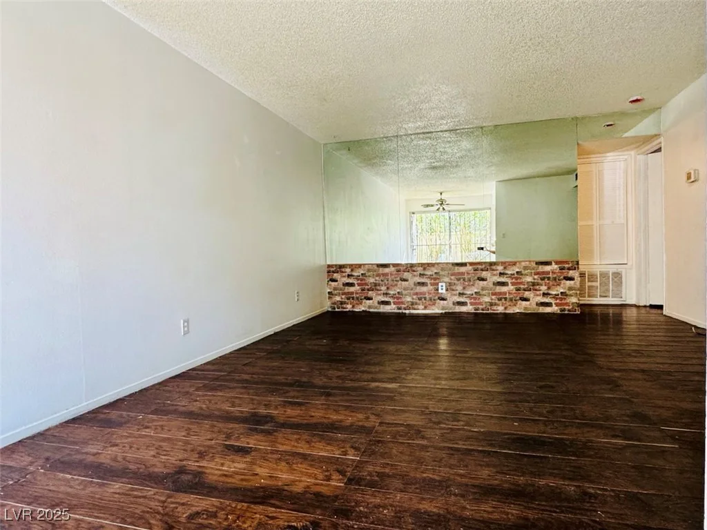 1405 Vegas Valley, Las Vegas, NV 89169
