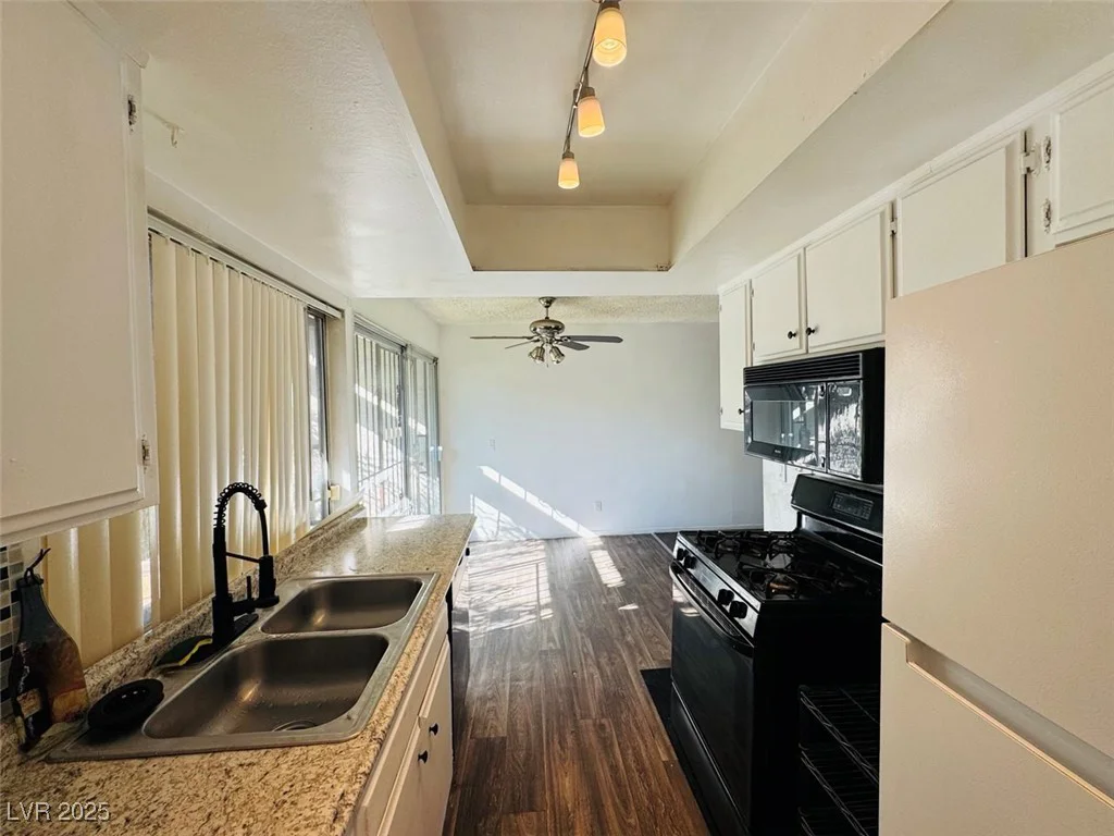 1405 Vegas Valley, Las Vegas, NV 89169
