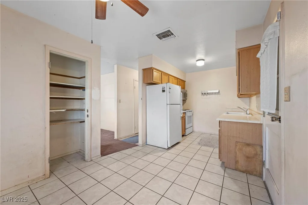 4432 Ash, Las Vegas, NV 89110