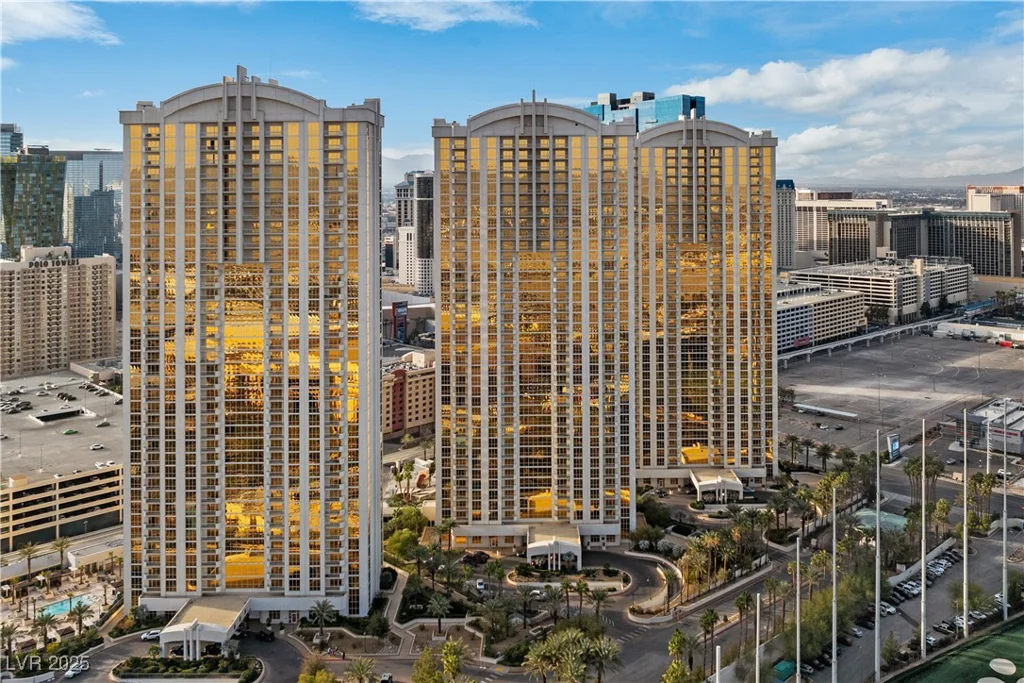 125 Harmon, Las Vegas, NV 89109