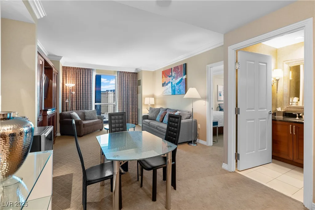 125 Harmon, Las Vegas, NV 89109