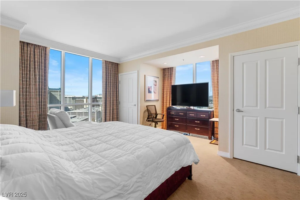 125 Harmon, Las Vegas, NV 89109