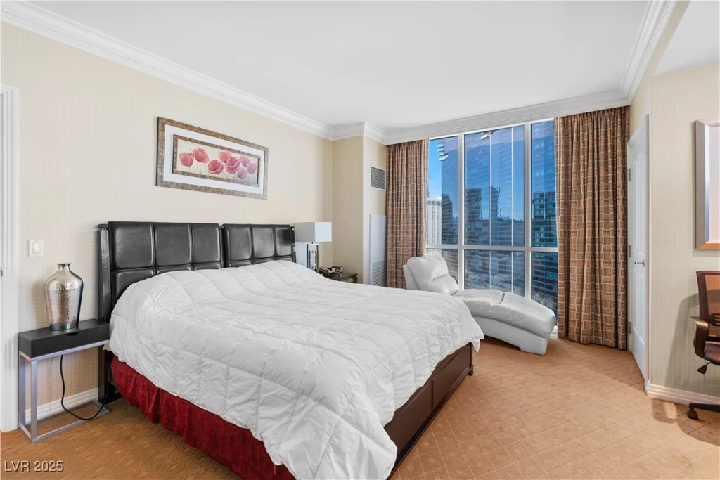 125 Harmon, Las Vegas, NV 89109