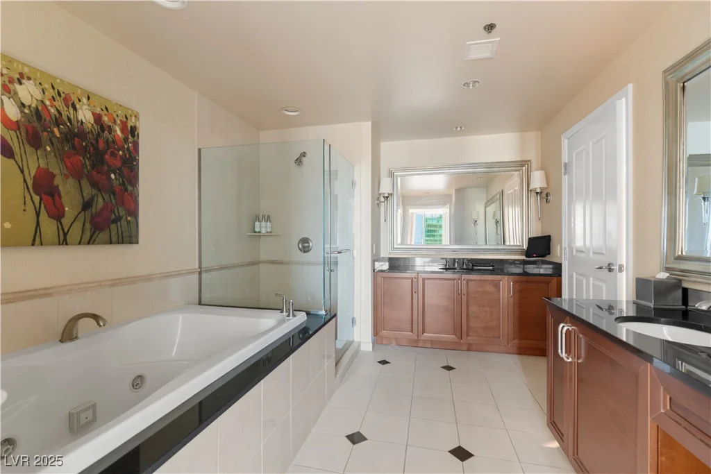 125 Harmon, Las Vegas, NV 89109